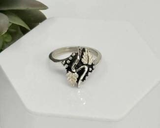 26 BlackHillsGoldSterlingSilverLeafRing
