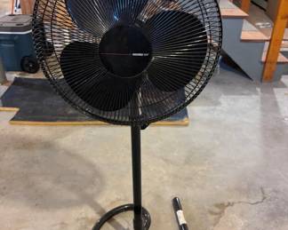 Lot 49: Fan