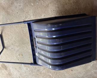Lot 14: Snow Scoop