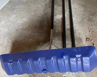 Lot 24: Snow Rake