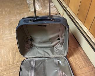 Lot 61: Travel Bag