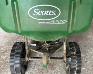 Lot 18: Scotts Seed/Fertilizer Spreader
