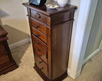 Quality jewelry cabinet