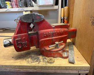 Cast Iron Bench Vise
