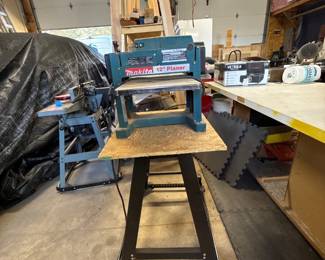 Makita Model 2012 12" Thickness Planer on Stand