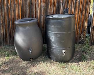 Black Molded Plastic Rain Berrels with Spigots