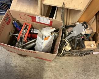 Grease Guns, Dispensing Guns, Suction Lifter and Supplies