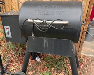 Traeger Barrel-Style Wood Pellet Grill