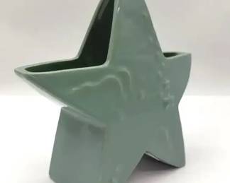 Abingdon Star Vase