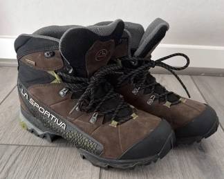 La Sportiva Vibram 9 12 Mens Hiking Boots
