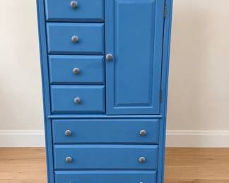 upright dresser