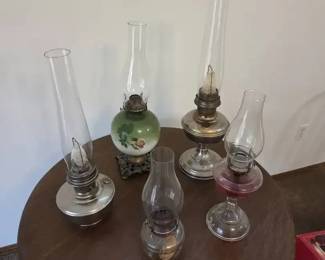 Hurricane Oil Lamp Collection  5 Kerosene Lamps with Glass Chimneys