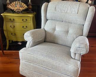 Check pattern recliner 