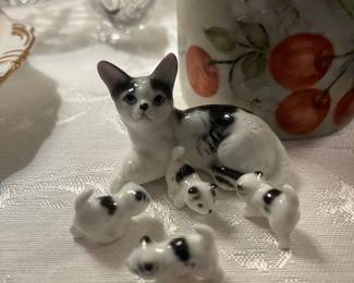 Miniature cats