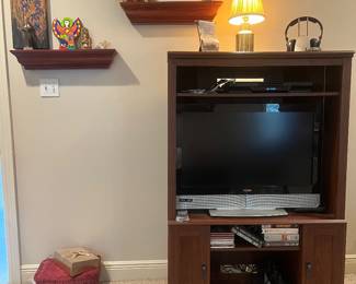 Entertainment center 