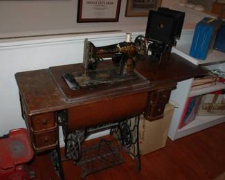 Antique cast Singer sewing machine table electric