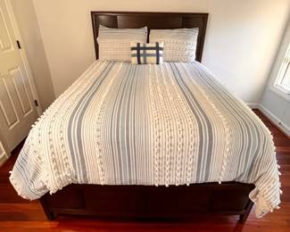 Fortune Furniture Co Bed  Bedding