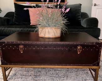 Trunk-style coffee table. Measures: W - 39.5" / D - 21.5" / H - 18" 