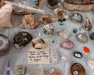 Crystals and geodes
