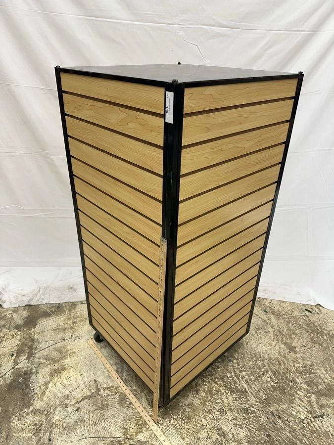 Slat wall retail display