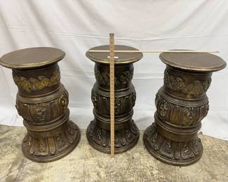 3 gold pedestals