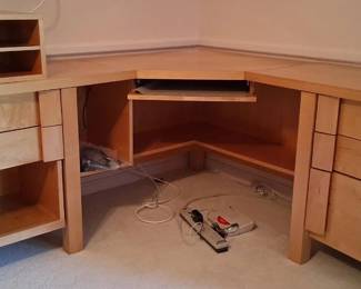 Lshaped / Corner Desk