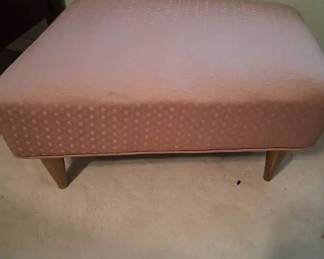 MCM Ottoman