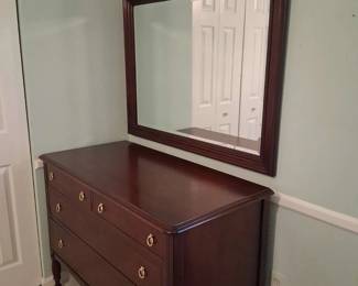 Mahoghany Dresser & Mirror