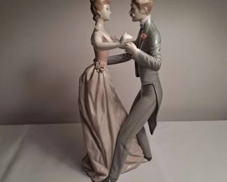 Lladro- Anniversary Dance