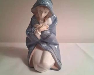 Lladro Virgin Mary