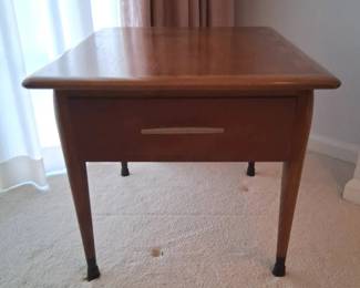 Vintage end Table w/ Drawer