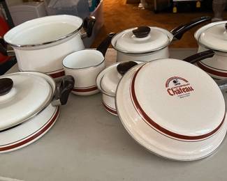 Vintage Contemporary Chateau pots and pans, like new!