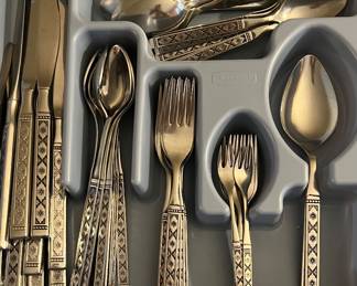 Oneida Stainless flatware, Distinction Lisbon