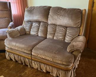 Reclining Loveseat 