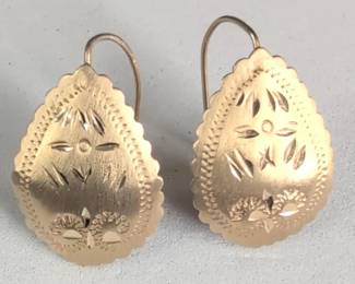 AM004 14K Gold Teardrop Earrings