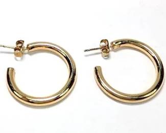 DR013 Gold Tone Earrings