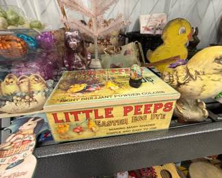 Little Peeps tin and ceramic chicks.