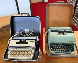 Vintage Coronet Super 12 Electric Typeriter Remington