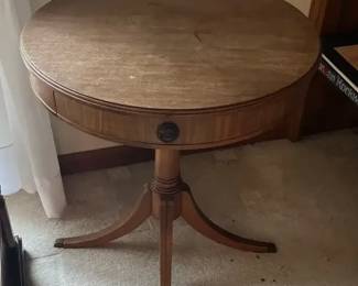 Lammerts Round Pedestal Side Table