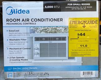 Midea Room Air Conditioner NEW in BOX For Small Rooms