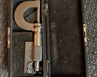 Vintage measuring set