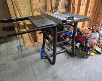 Delta Contractor Table Saw with Rip Fence, Miter Gauge Stand