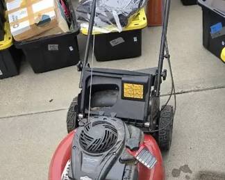 Toro GasPowered Push Lawn Mower with Briggs Stratton 140cc Engine