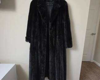 Gartenhaus FullLength Mink Coat