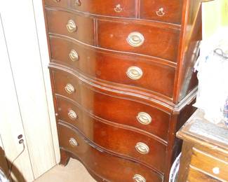 Serpentine dresser