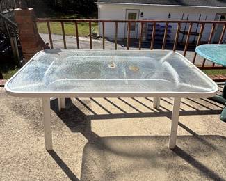 Glass top outdoor in great condition 