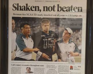 BCD034 - Framed Reprint Of The Honolulu Advertiser Football Sunday November 11, 2007