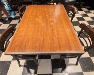 BCD012 - Pedestal Tables with Chairs