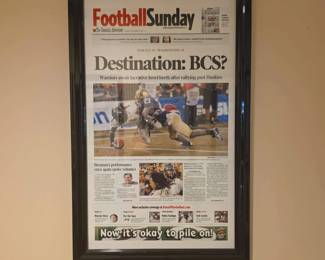 BCD031 - Framed Reprint Of The Honolulu Advertiser Football Sunday September 23, 2007