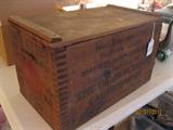 Union Metallic Cartridge Co. "New Club" dove-tailed 12ga shotgun paper shell box